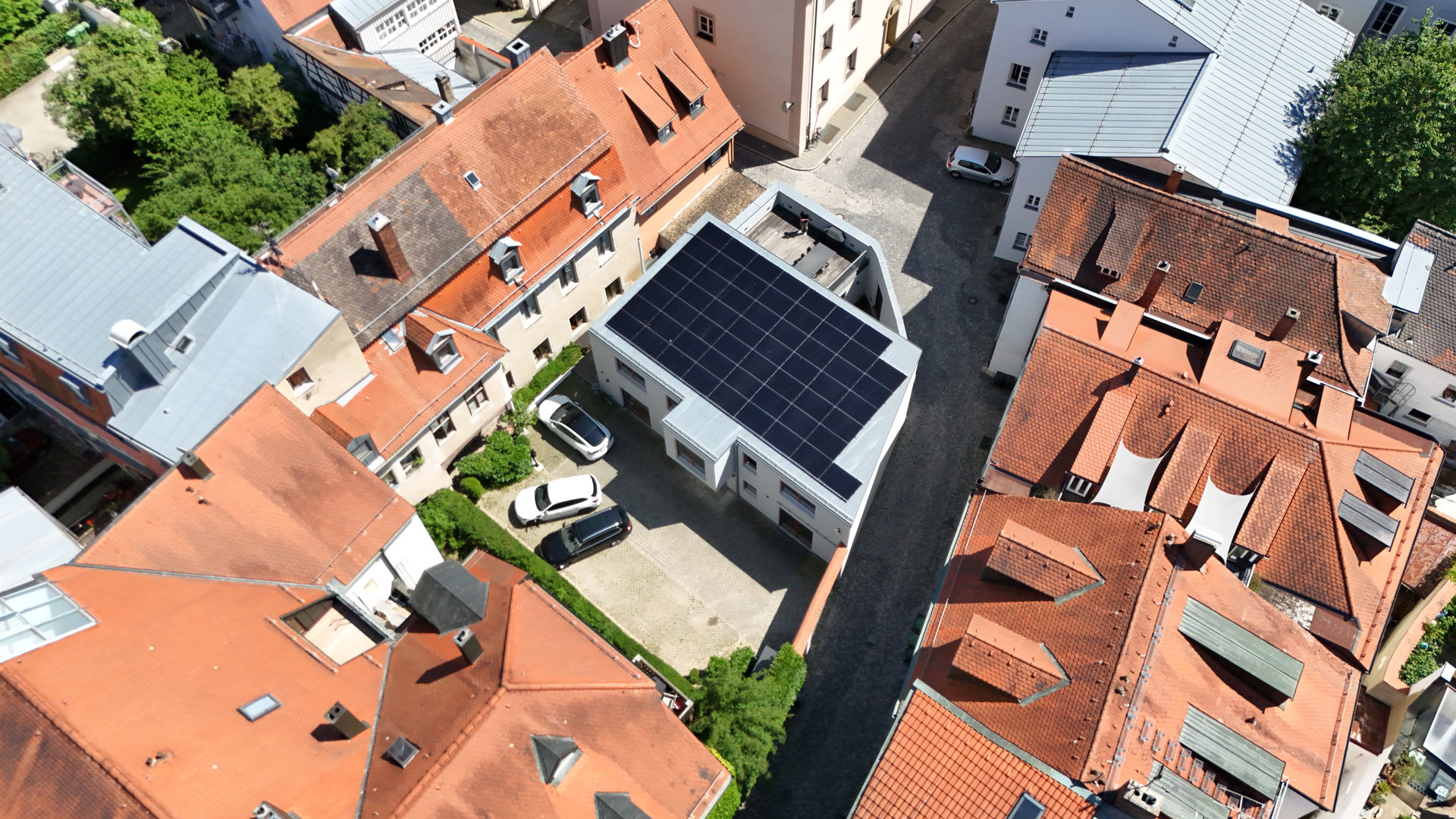 Sonnenstrom für unser Bürogebäude
